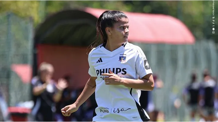Cómo debía ser: el parche de campeón en la camiseta de Colo Colo femenino.