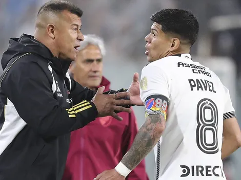 Almirón defiende a Pavez pese a las críticas: "El que más corre"