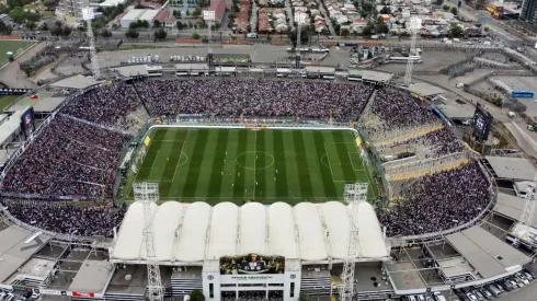 Con Almirón presente: El intenso trabajo de Colo Colo en la cancha del Estadio Monumental