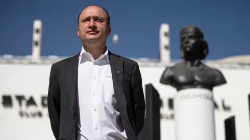 CSD Colo Colo hace oficial sus votos para las elecciones en Blanco y Negro.