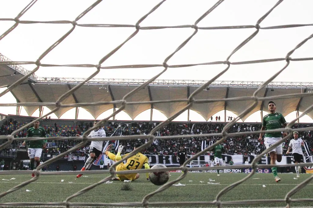Colo Colo visitando al Audax Italiano en La Florida. (Foto: Photosport)