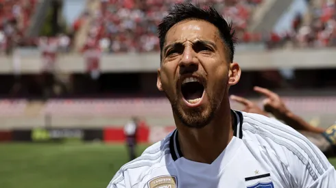 Javier Correa recibió tremendo respaldo en Colo Colo.