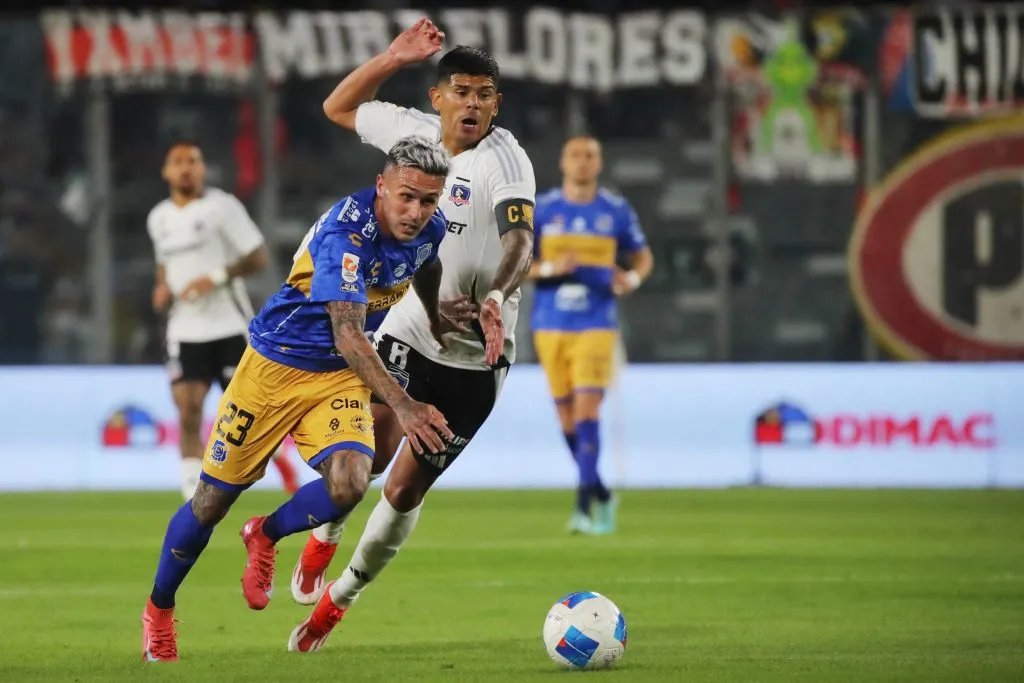 Esteban Pavez fue amonestado en Colo Colo vs Everton. | Imagen: Photosport.