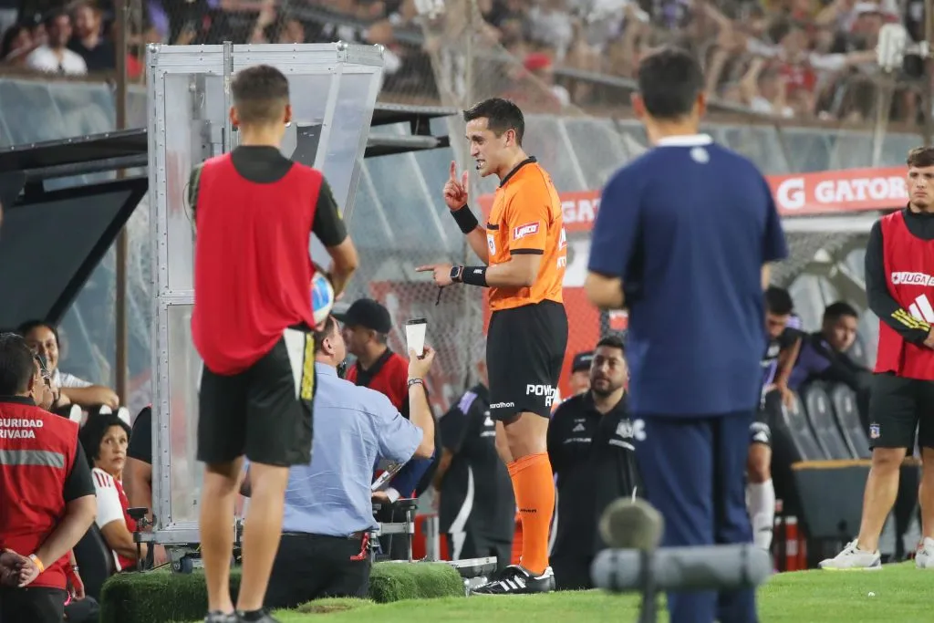 Manuel Vergara, árbitro del partido de Colo Colo. (Foto: Photosport)