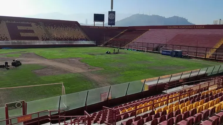Así está la cancha del Santa Laura que impide jugar Colo Colo vs Universidad Católica.