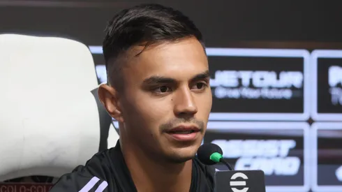 Vicente Pizarro en conferencia de prensa.