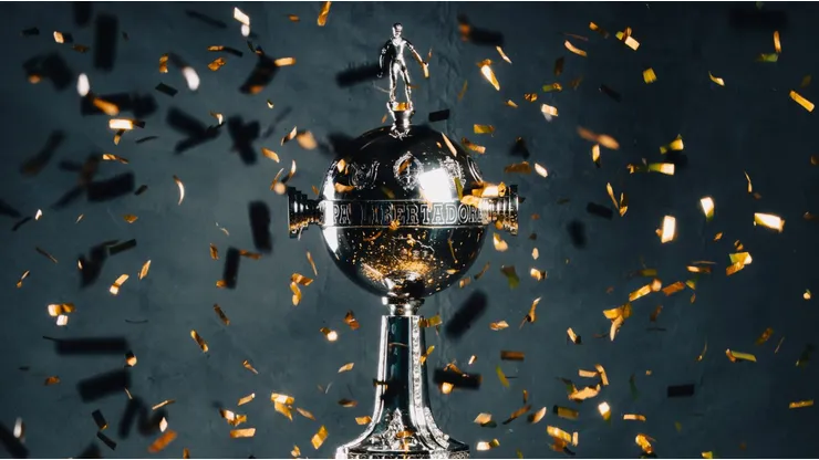 ¿Cuánto dinero recibe Colo Colo por jugar la fase de grupos?