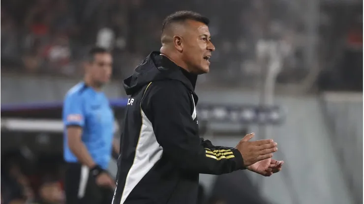 Jorge Almirón analiza el grupo de Colo Colo en la Copa Libertadores 2025.