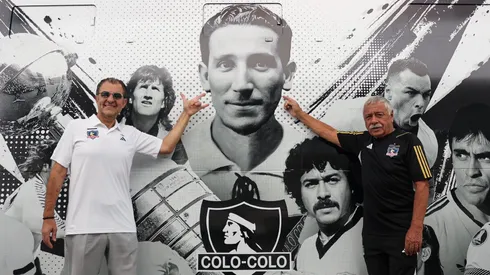 Caszely se llena de emoción por el bus museo de Colo Colo.