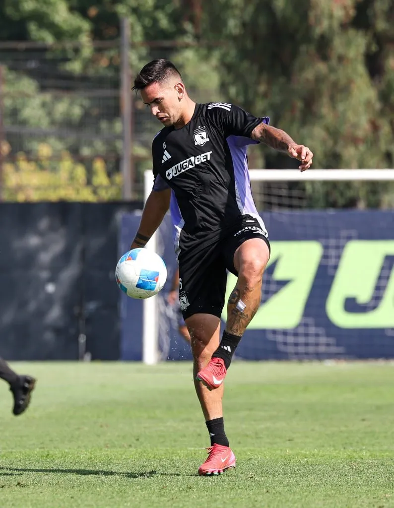 Sebastián Vegas en el entrenamiento de hoy. (Foto: Colo Colo)