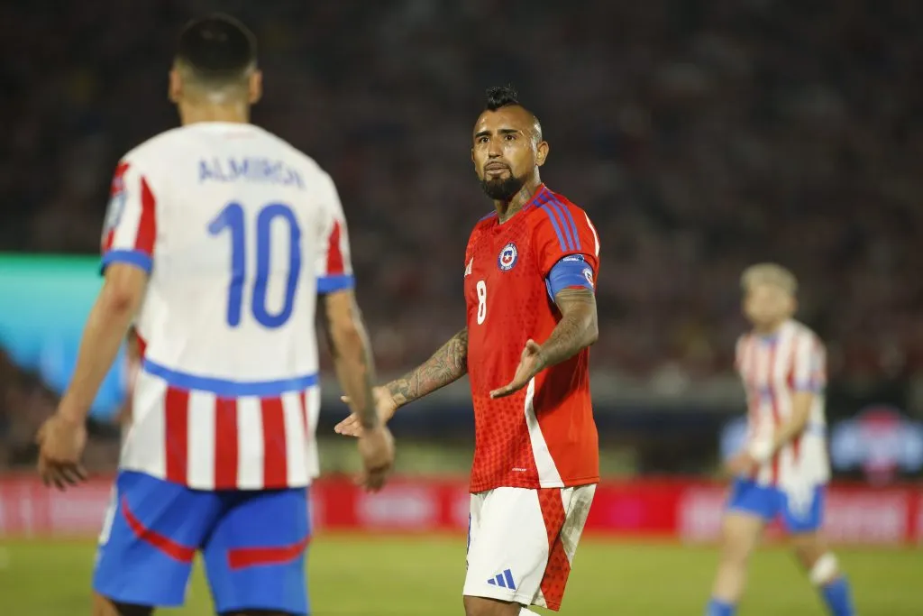 Arturo Vidal no tuvo un buen partido ante Paraguay | Foto: Photosport