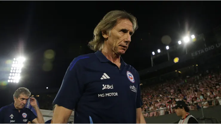 Hinchas chilenos pierden la paciencia con Gareca tras derrota.