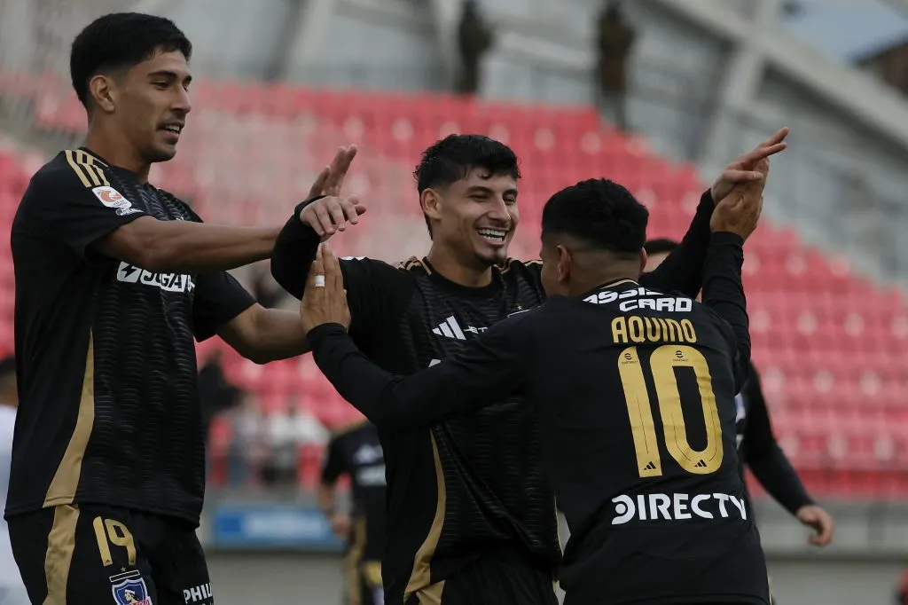Claudio Aquino celebrando el gol de Alexander Oroz. (Foto: Photosport)
