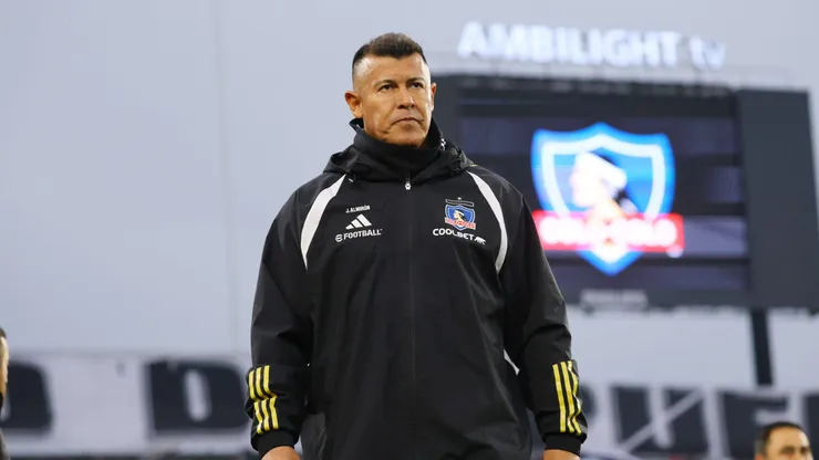 Jorge Almirón tiene millonaria cláusula de salida en Colo Colo.