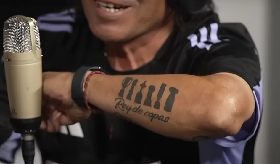 El tatuaje de Nelson Pizarro, histórico utilero de Colo Colo.