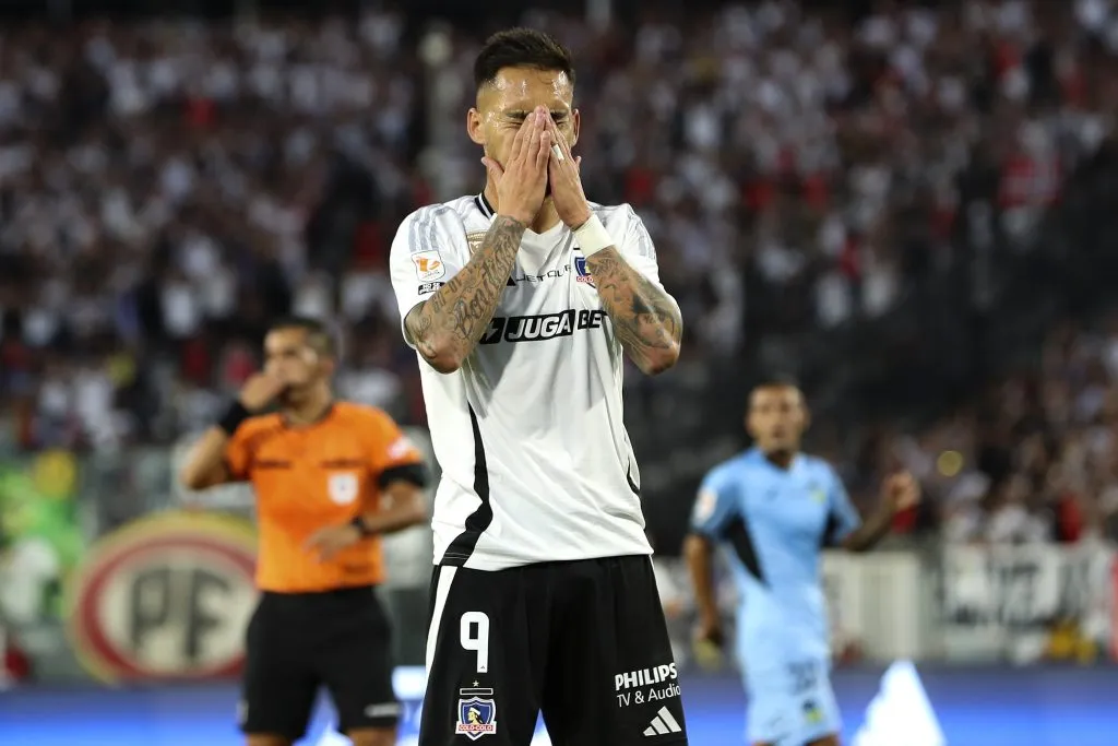 Colo Colo sufre en la Liga de Primera con la falta de gol de Javier Correa | Foto: Photosport