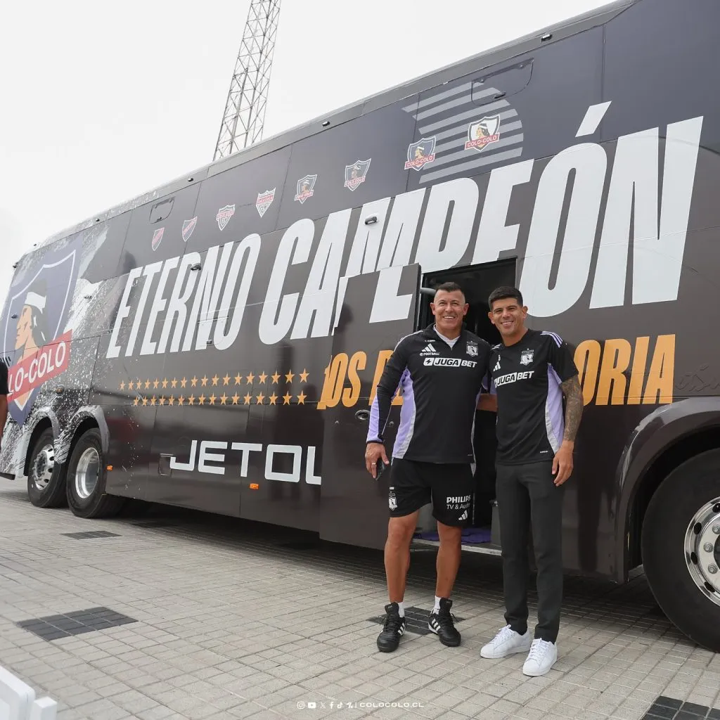 Jorge Almirón junto a Esteban Pavez. (Foto: Colo Colo)
