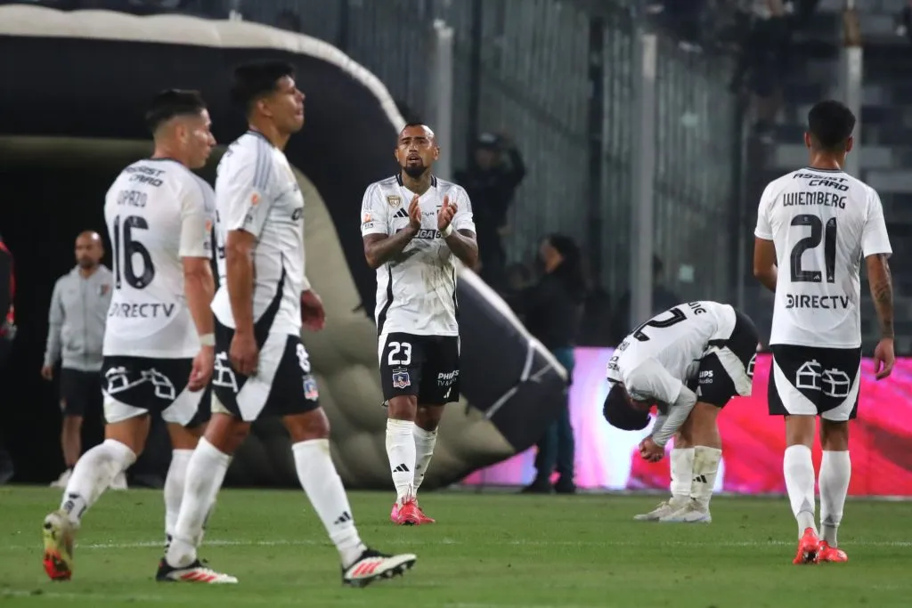 Jugadores de Colo Colo en el partido con Palestino. (Foto: Photosport)