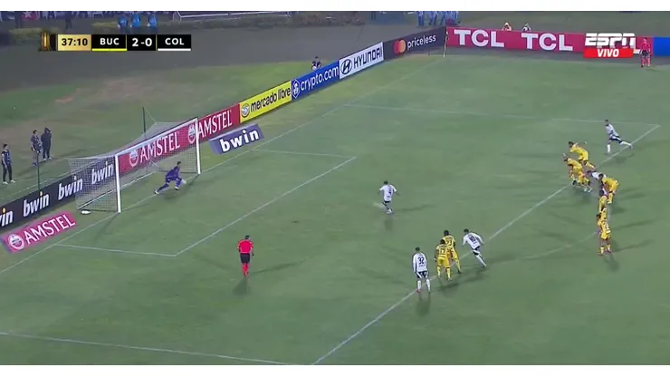 Colo Colo logró descontar ante Bucaramanga.