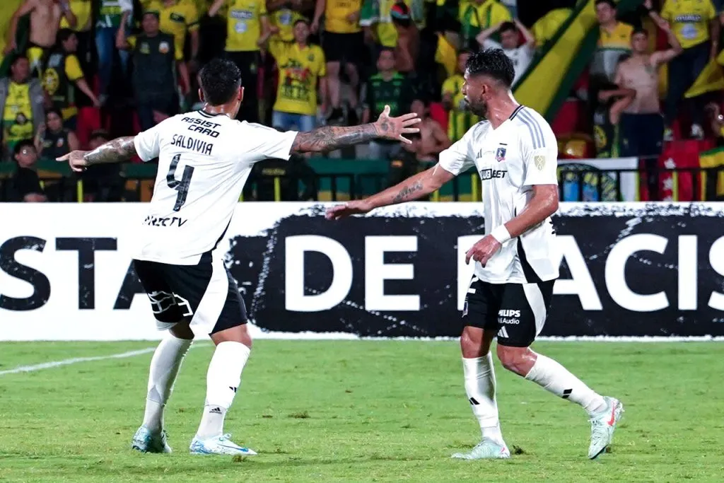 Mauricio Isla puso el segundo tanto de Colo Colo en Colombia. Imagen: Vizzor image/Photosport