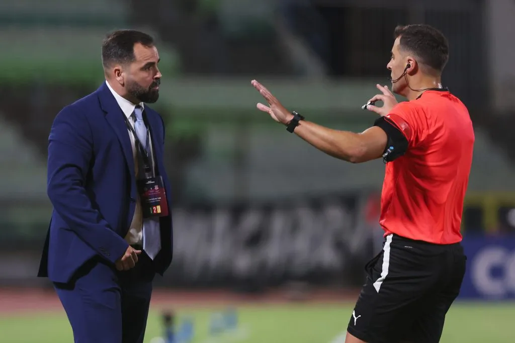 Gustavo Tejera, árbitro para partido de Colo Colo. (Foto: Getty Images)