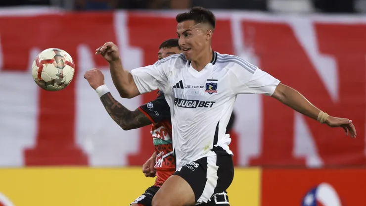 Jorge Almirón explica el cambio de puesto de Jonathan Villagra en Colo Colo.