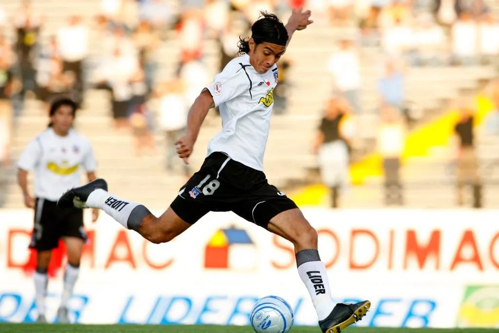 Andrés González jugando en Colo Colo durante el 2006.Foto: Andrés Pina/Photosport