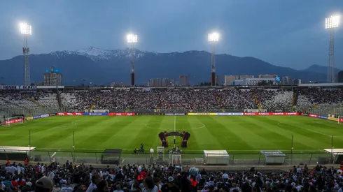 Hinchas de Colo Colo agotan segundo lote de entradas con Fortaleza.