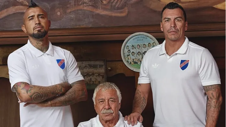 Colo Colo estrena camiseta ante Fortaleza.