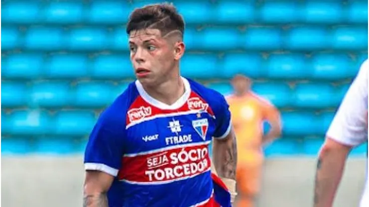 Tomás Roco jugando por la Sub de Fortaleza.