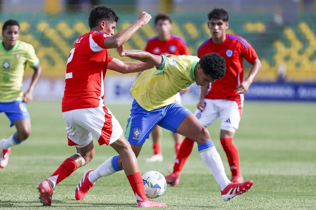 Chile enfrentando a Brasil en las semifinales del Sudamericano. (Foto: Conmebol)