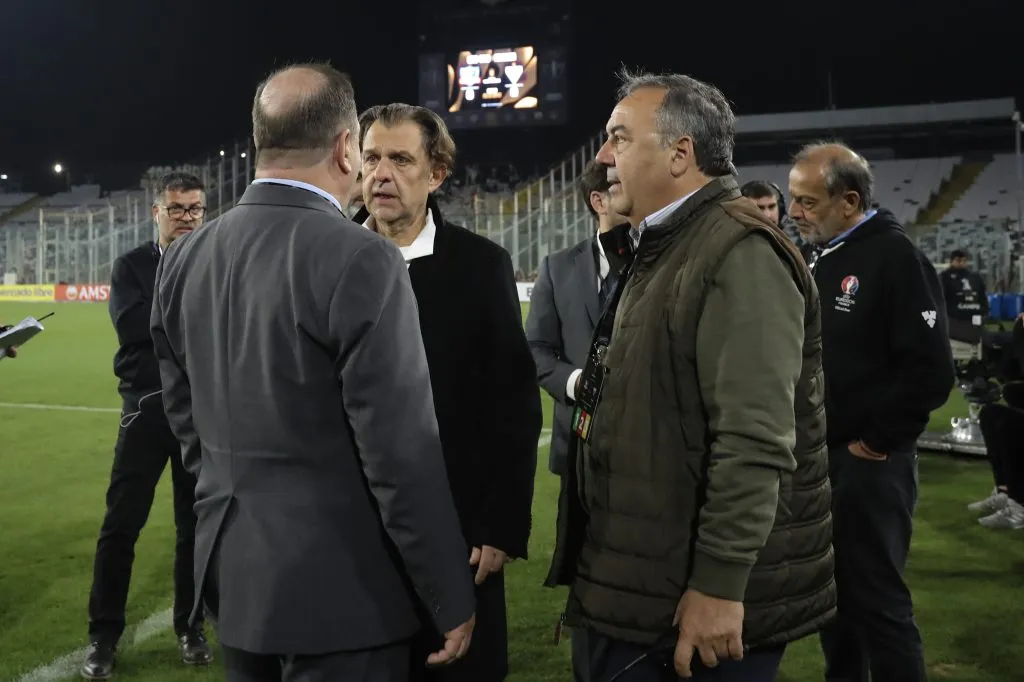 El Cacique lamenta una de sus noches más oscuras. Imagen: Felipe Zanca/Photosport