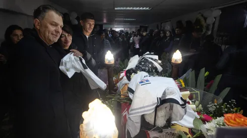 Aníbal Mosa y Esteban Pavez asisten a los velorios de los hinchas de Colo Colo fallecidos