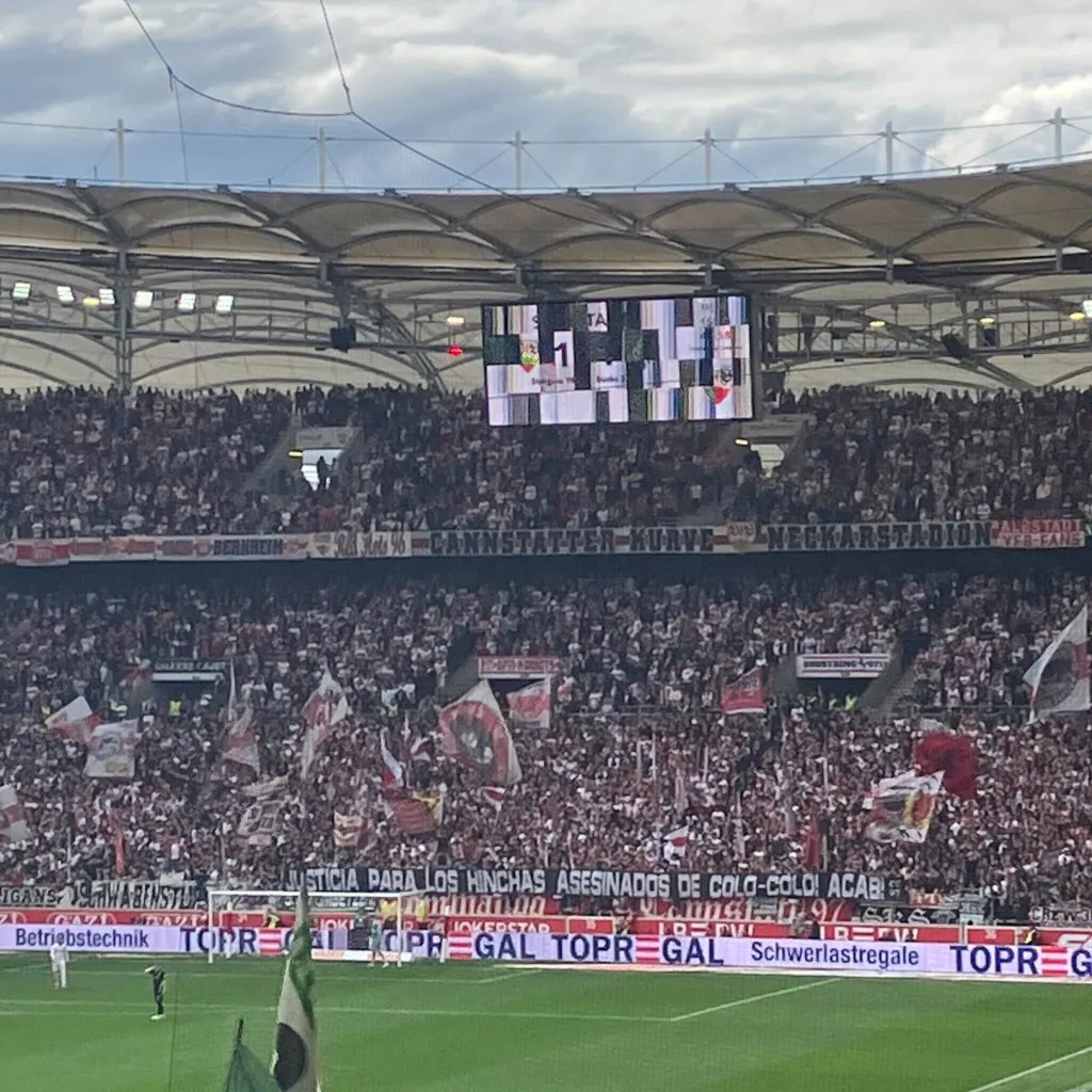 La hinchada del Stuttgard pide justicia para Mylan y Martina. Imagen: X