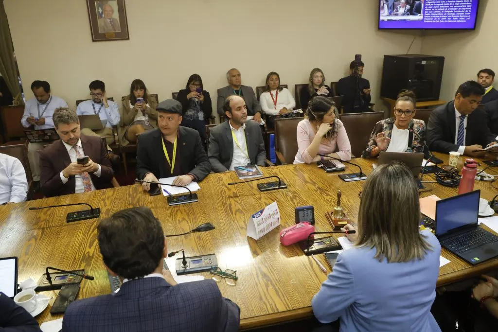 Comisión de Deportes y Recreación de la Cámara junto a Edmundo Valladares | Foto: Aton