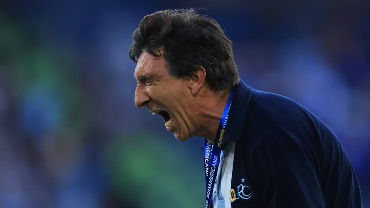 Racing pierde a una de sus principales figuras antes de enfrentar a Colo Colo.