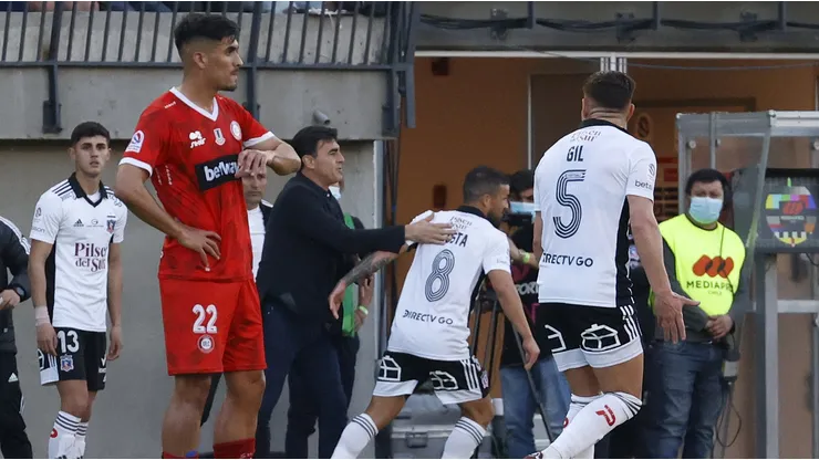 Quinteros podría reencontrase con ex Colo Colo y volver a la Libertadores.