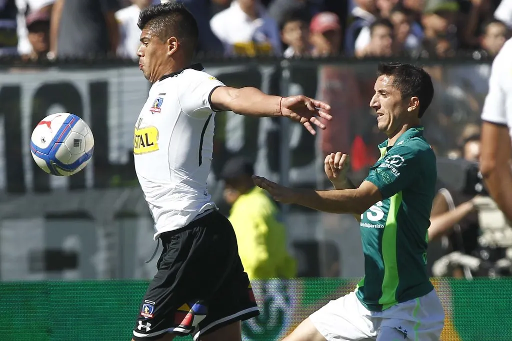 Esteban Pavez ante Wanderers, en el partido en el que se bajó la estrella 30 | Foto: Photosport