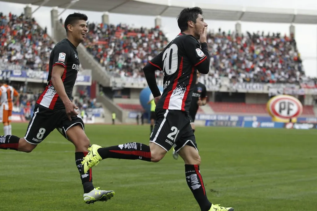 Pavez jugó varios torneos al lado de Valdés en Colo Colo | Foto: Photosport