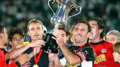 Marcelo Espina envía notable saludo a Colo Colo en plena transmisión