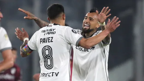 La férrea defensa de Arturo Vidal a Esteban Pavez por su capitanía en Colo Colo.