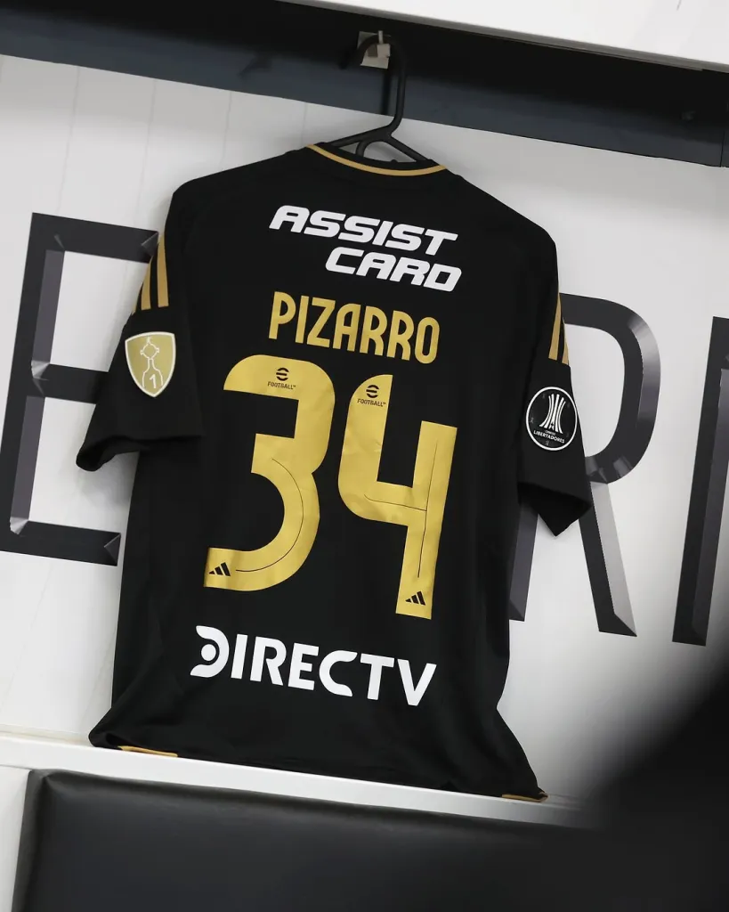 Colo Colo irá con camiseta negra ante Racing por Copa Libertadores.