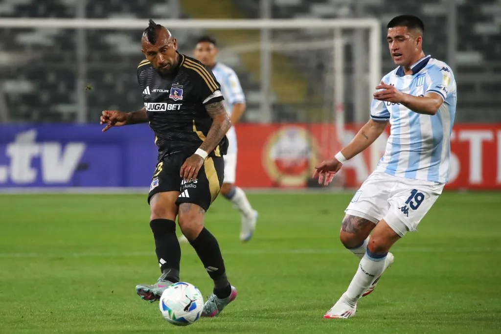 Arturo Vidal en el partido frente a Racing Club. (Foto: Photosport)