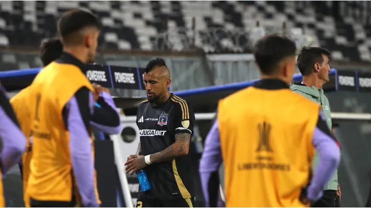 Vidal se molesta con la prensa por incidentes en partido con Fortaleza.
