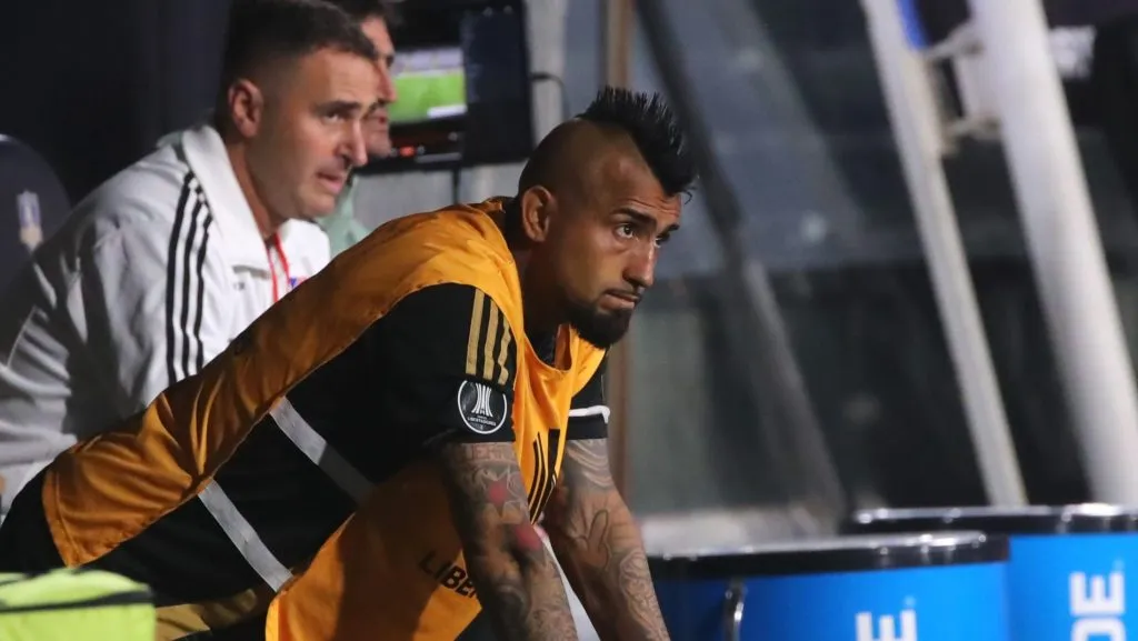 Arturo Vidal salió reemplazado en el duelo ante Racing