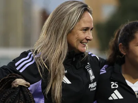 Tatiele Silveira aplaude a la joya de Colo Colo Femenino