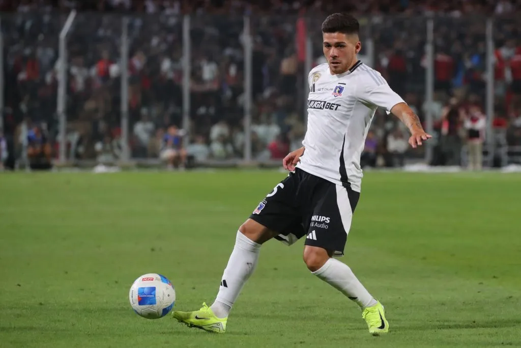 Felipe Méndez es baja en Colo Colo por una lesión en su rodilla | Foto: Photosport