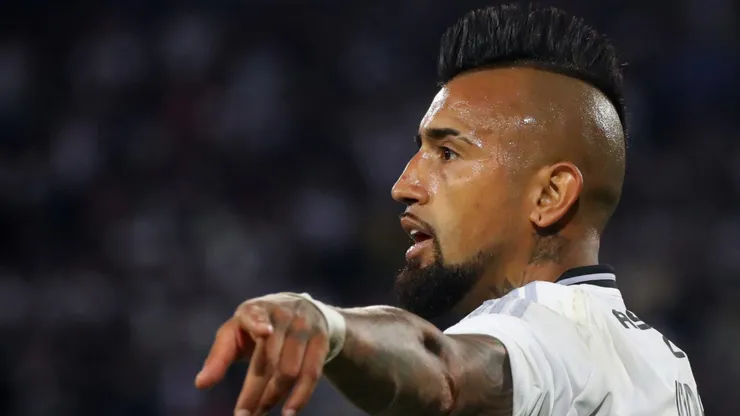 Los dos juveniles de Colo Colo que ilusionan a Arturo Vidal.