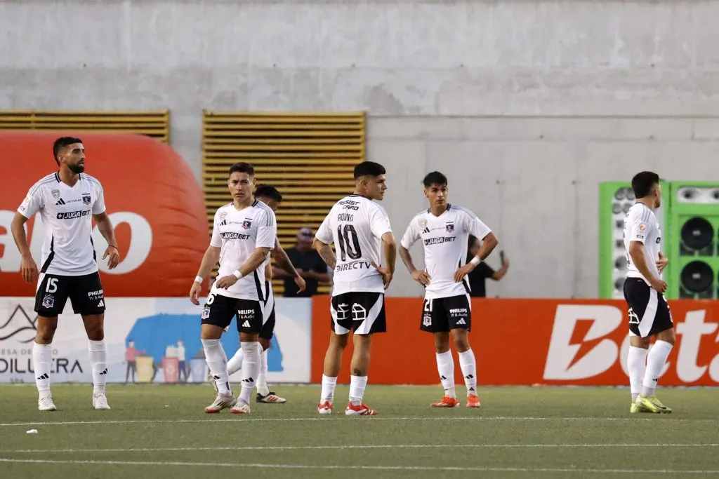 En el sintético de Quillota, los Albos tuvieron una presentación para el olvido. Imagen: Raul Zamora/Photosport