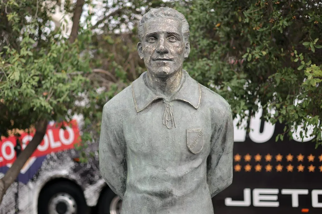 Presentación de la estatua en honor a David Arellano. Imagen: Javier Torres